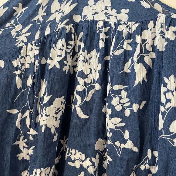 Floral Blouse - Picture 4 of 4